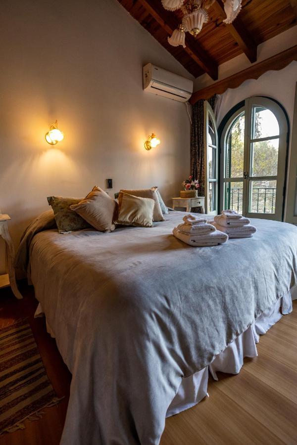 Casona La Chiquita Hotel Chacras de Coria Bagian luar foto