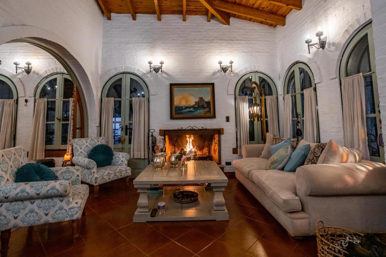 Casona La Chiquita Hotel Chacras de Coria Bagian luar foto